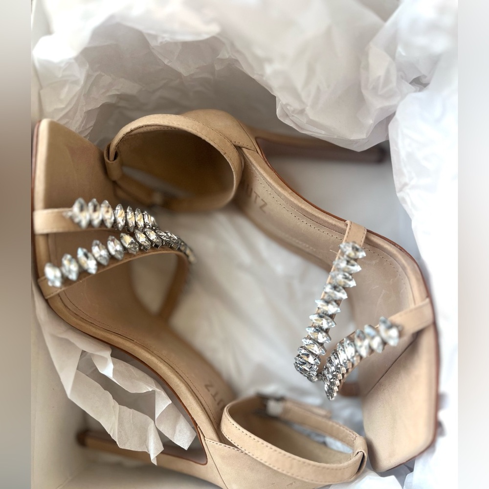 SCHUTZ Linsey Crystal-Embellished Nubuck Women's Open-Toe Heel Size 8.5 Like New - Picture 11 of 14